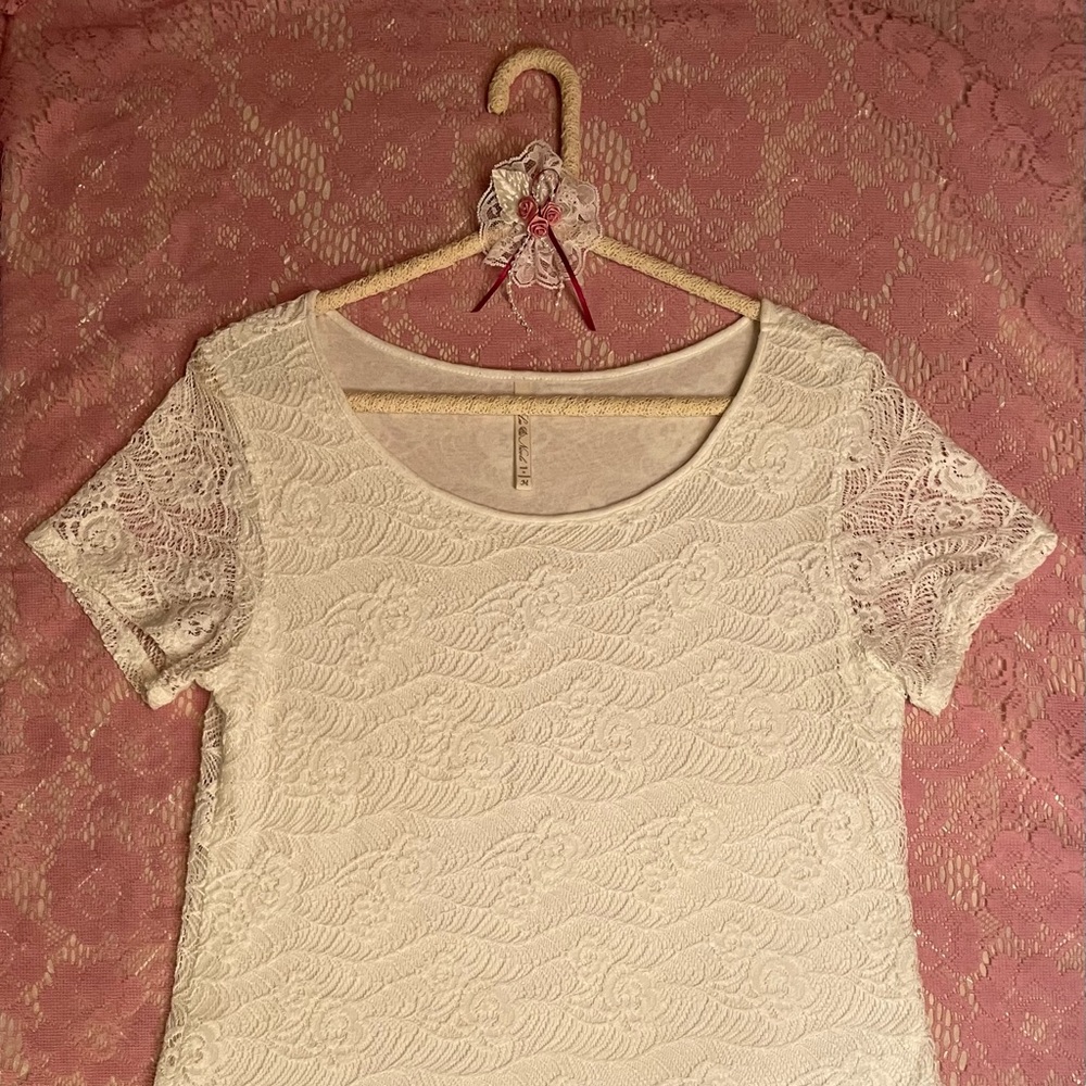 Leo And Nicole Top, Size M, Lacy White